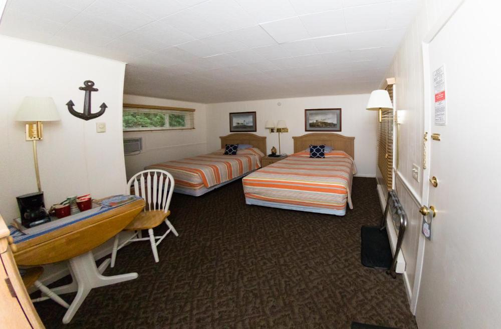 Premium Quadruple Room interior